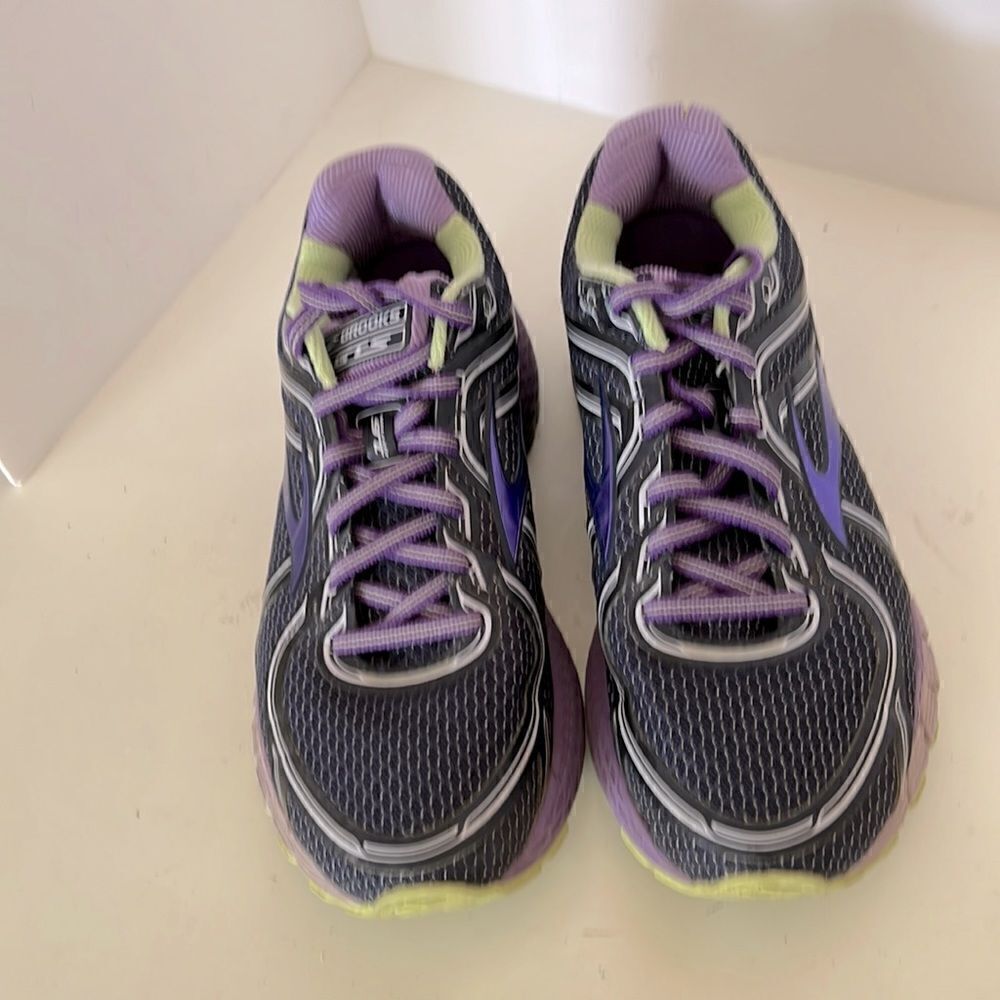 Brooks Purple and Green GTS 16 Run Happy Running Shoes Sneakers Size 8.5